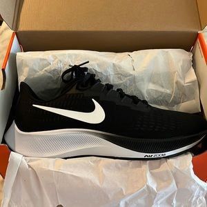Brand new!! Mens nike air zoom Pegasus 37 TB
